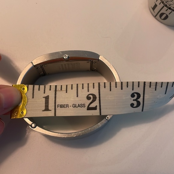 *SOLD* GUCCI 2400L Black Oval Dial Stainless Steel Ladies Bangle Bracelet Watch - Picture 4 of 4